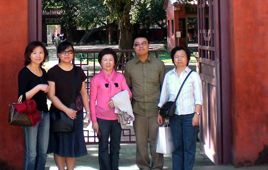 Natasha, Fannie, aunt, Dan, and Kathy at Confucius Temple, Tainan, Taiwan