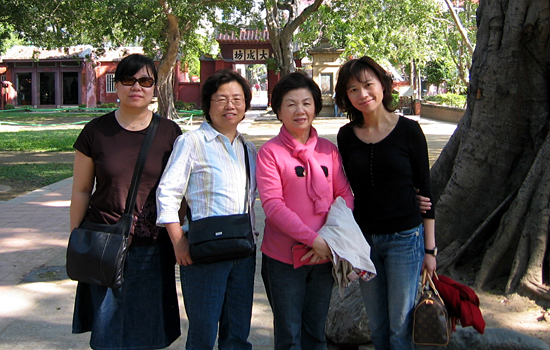 Fannie, Kathy, aunt, and Natasha at Confucius Temple, Tainan, Taiwan