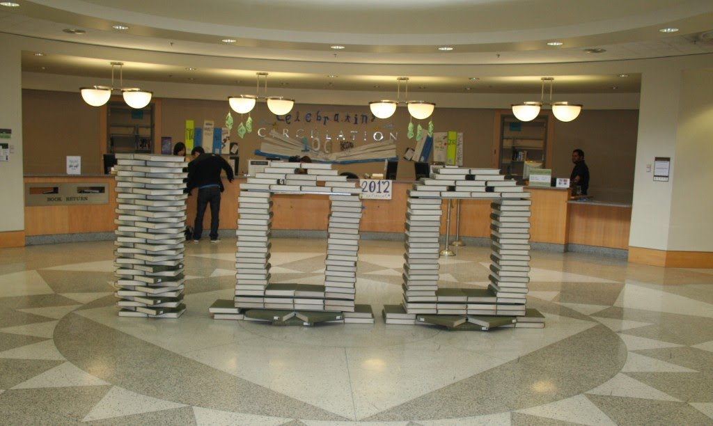 picture of circulation desk